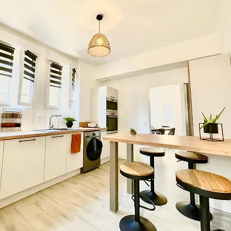 - Au Calme - Stationnement Facile - Proche Centre Et Gare Appartement