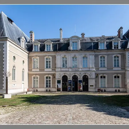 Apartamento - Au Calme - Stationnement Facile - Proche Centre Et Gare *