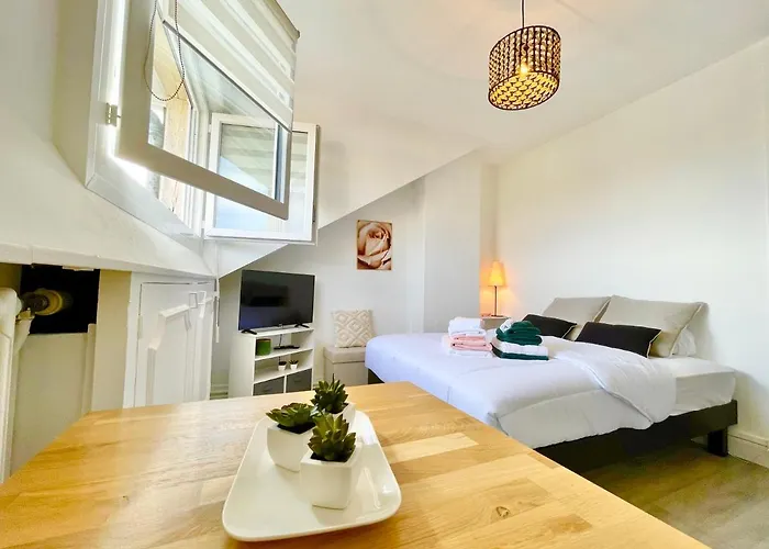 - Au Calme - Stationnement Facile - Proche Centre Et Gare Appartamento *